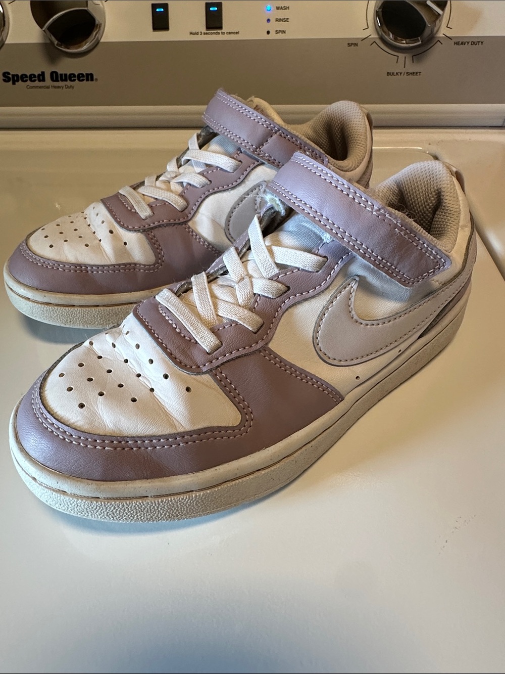 Nike Borough girls purple size 1